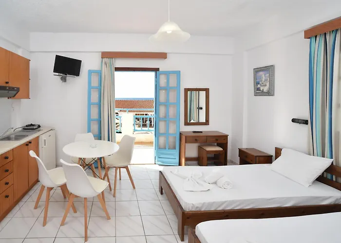 Kasapakis & מלון דירות 3*